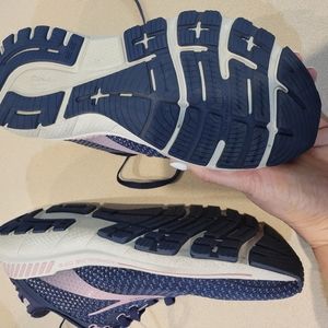 Brooks Women's Adrenaline GTS 22 Supportive Running Shoes